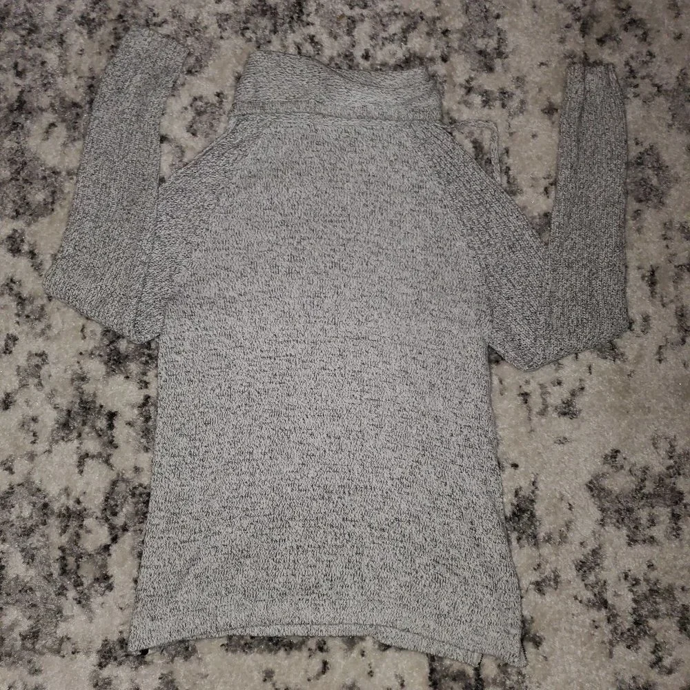 Express Sweater -- Warm and Cozy Material EUC